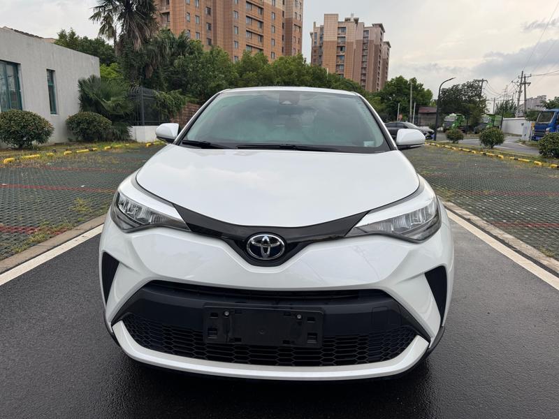 Toyota C-HR, 2023 — фото 2 из 10