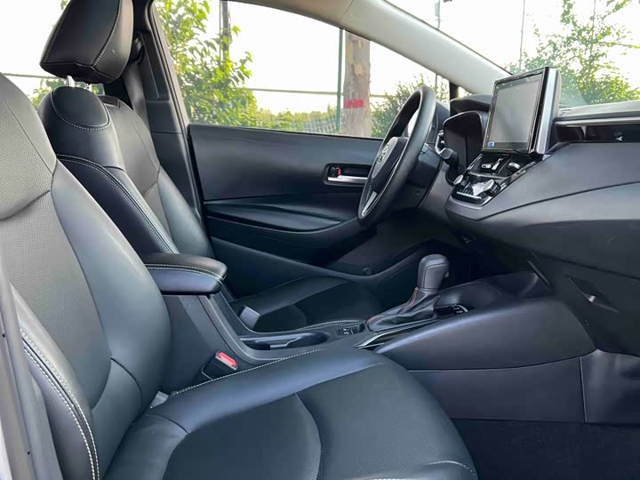Toyota Corolla, 2022 — фото 7 из 9