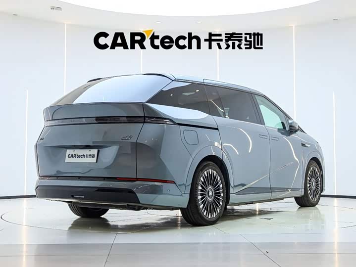 XPeng X9, 2025 — фото 3 из 5