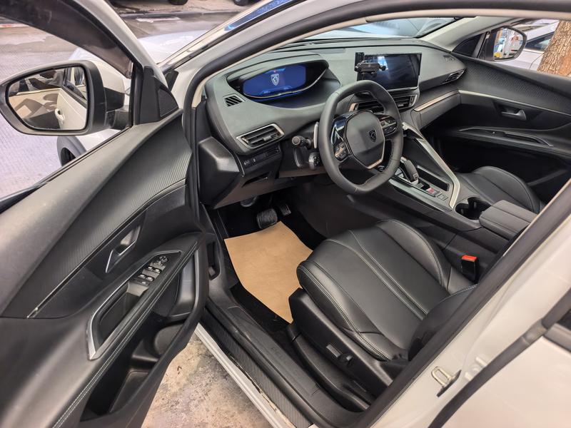 Peugeot 5008, 2022 — фото 11 из 12