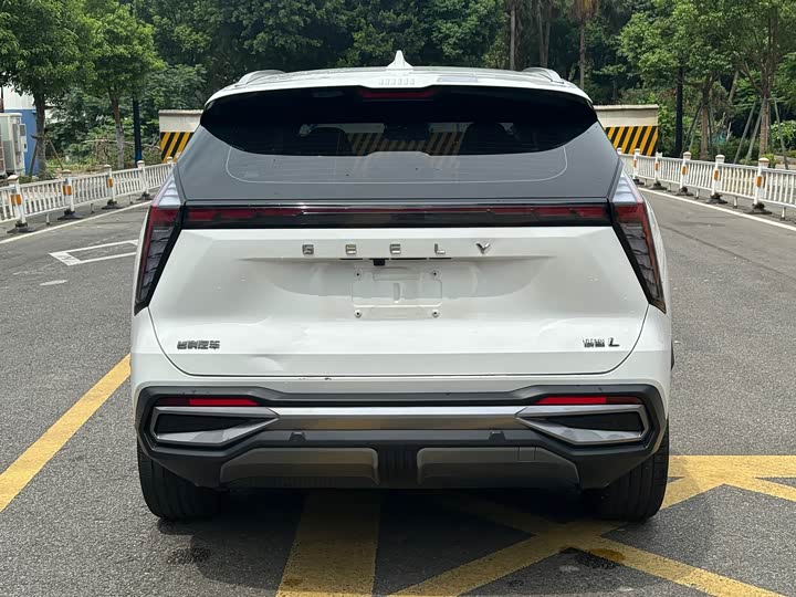 Geely Atlas L, 2024 — фото 8 из 9