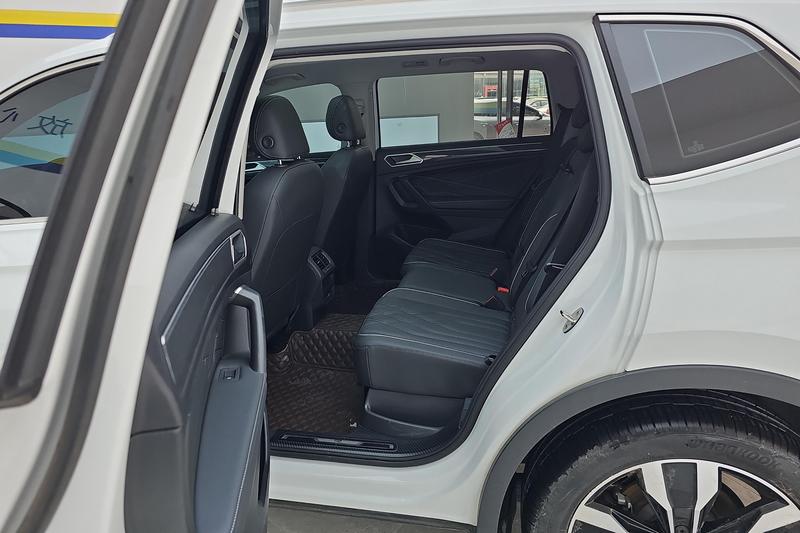 Volkswagen Tiguan L Pro, 2023 — фото 9 из 12