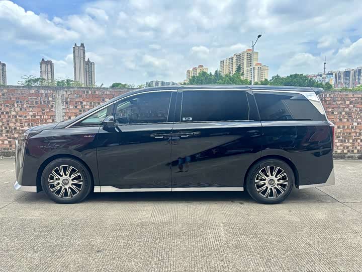 GAC Trumpchi E9, 2024 — фото 7 из 9