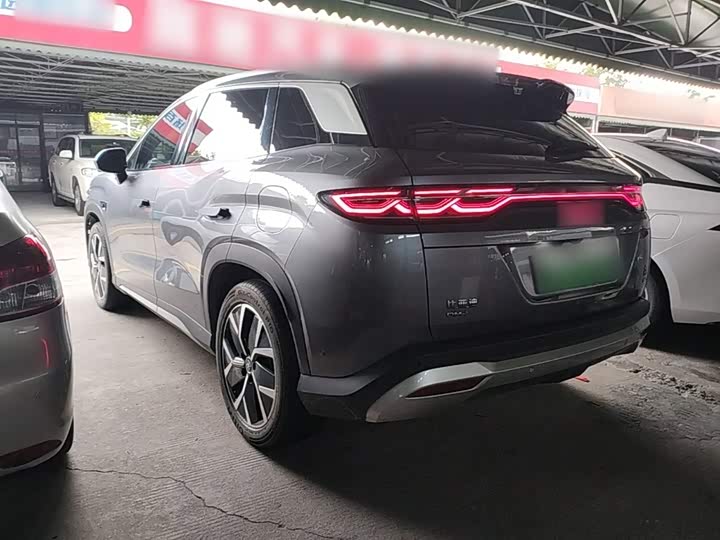 BYD Song L DM-i Hybrid, 2025 — фото 5 из 9