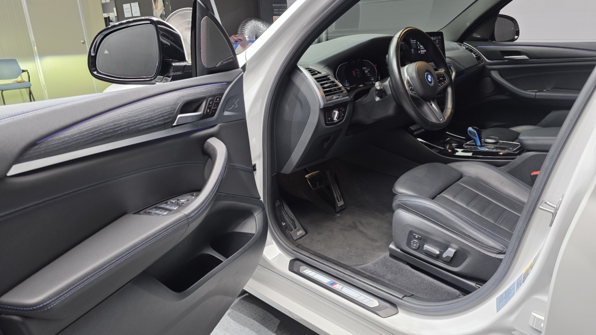BMW iX3, 2021 — фото 9 из 12