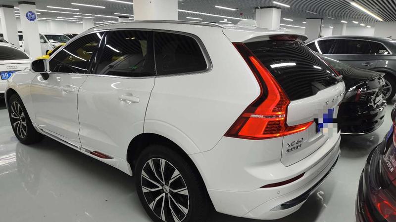 Volvo XC60, 2023 — фото 3 из 12