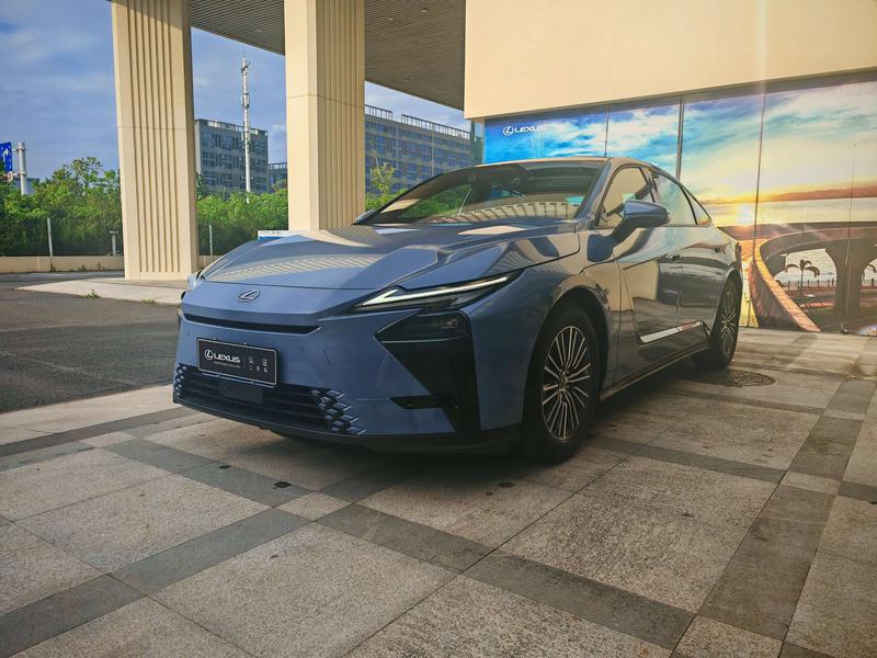 Lexus ES, 2026 — купить в Санкт-Петербурге под ключ