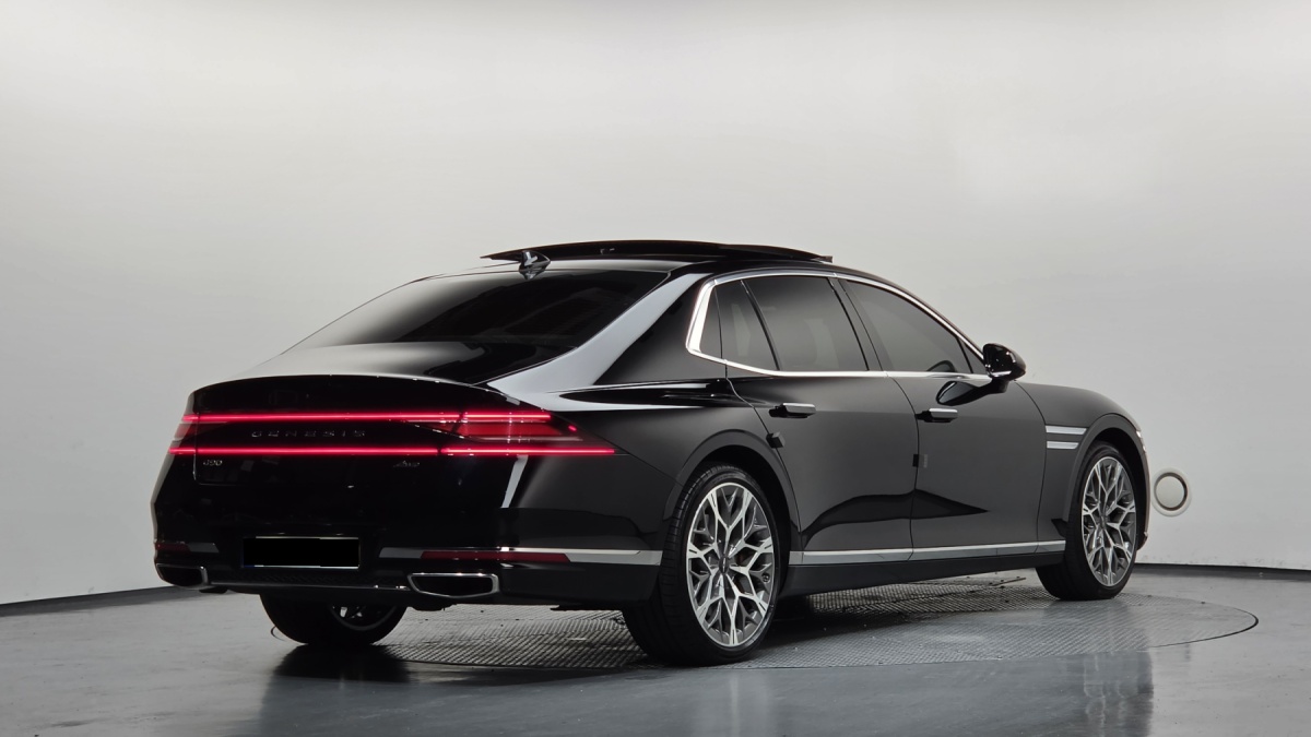 Genesis G90, 2023 — фото 2 из 12