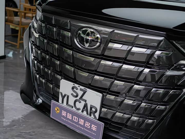Toyota Alphard, 2025 — фото 2 из 9