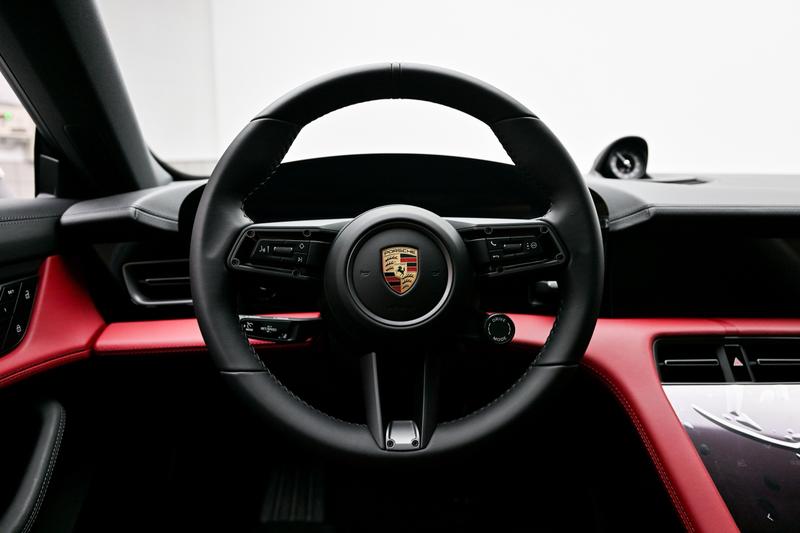 Porsche Taycan, 2025 — фото 9 из 11