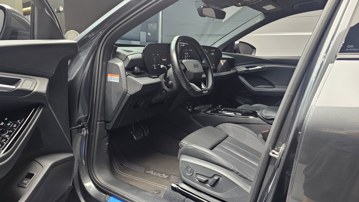Audi Q6 e-tron, 2025 — фото 10 из 12