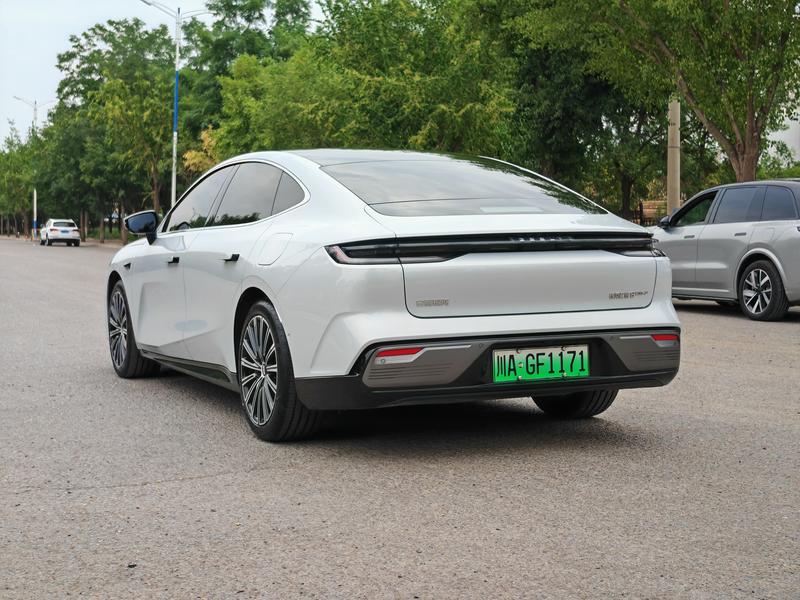 Geely Galaxy Starshine 8 EM-i, 2025 — фото 4 из 10