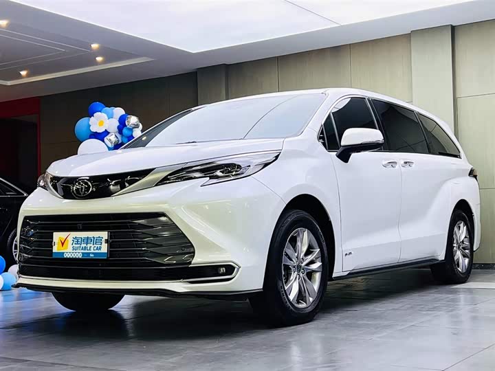 Toyota Sienna, 2024 — купить в Перми под ключ