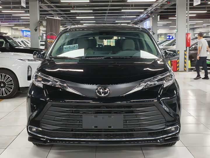 Toyota Sienna, 2026 — фото 2 из 9