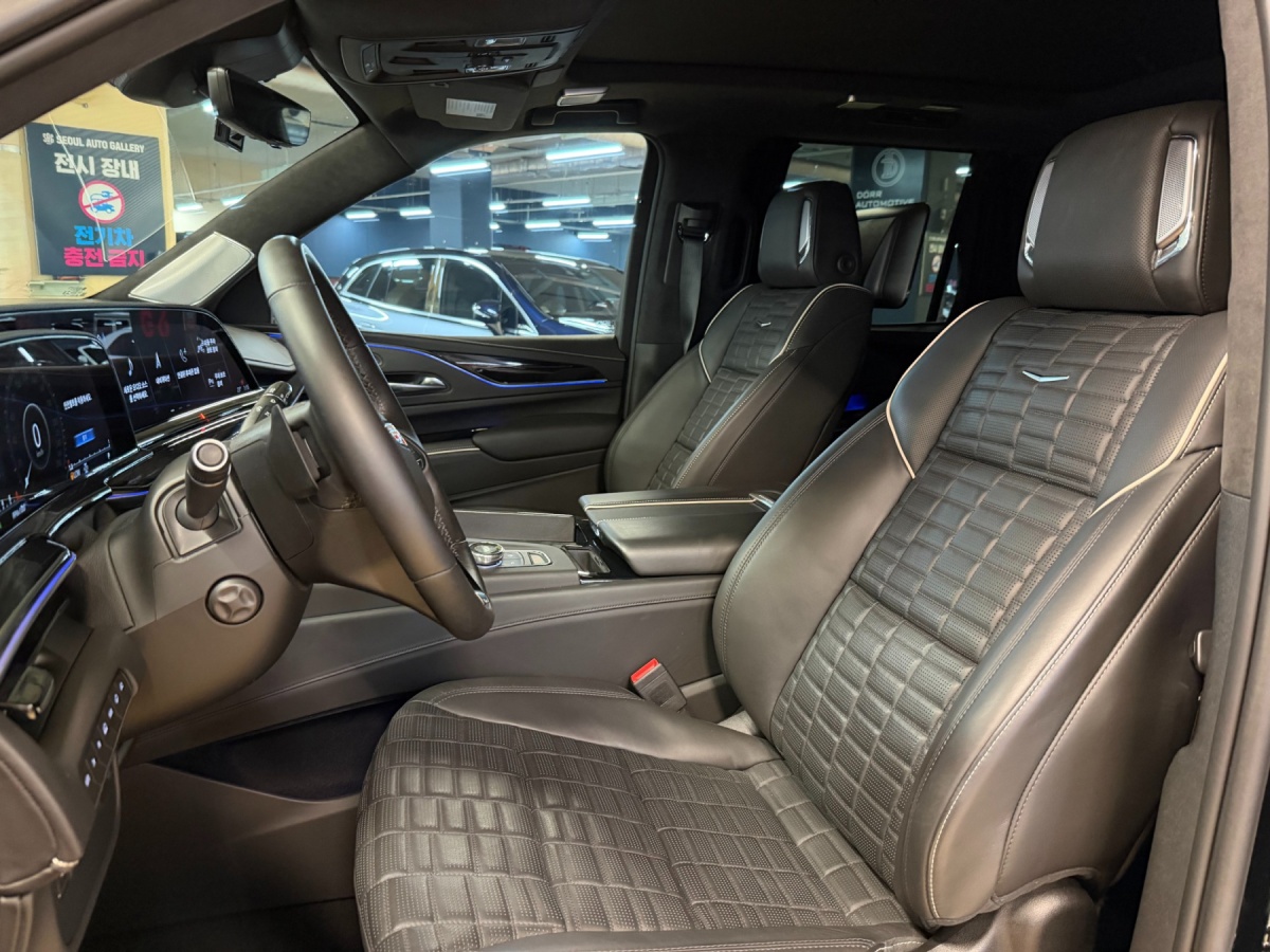 Cadillac Escalade, 2023 — фото 12 из 12