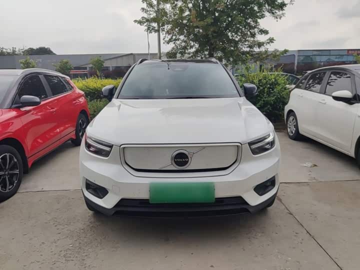 Volvo XC40 EV, 2022 — фото 3 из 9
