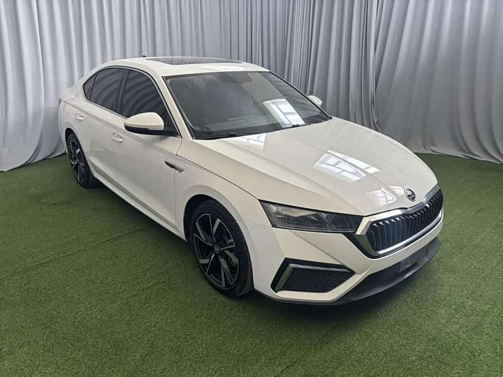 Skoda Octavia Pro, 2022 — фото 2 из 9