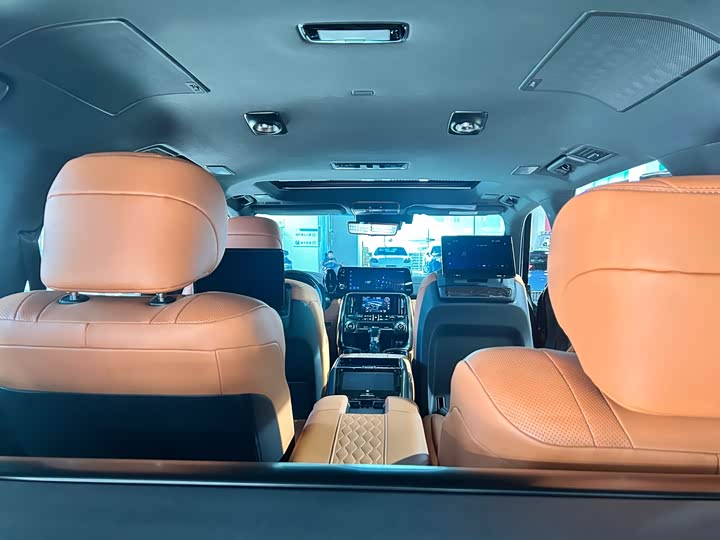 Lexus LX, 2025 — фото 8 из 9