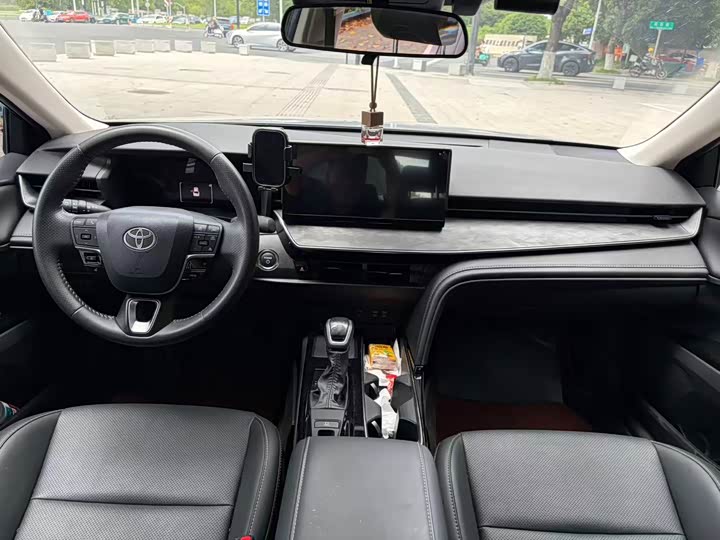 Toyota Camry, 2025 — фото 9 из 9