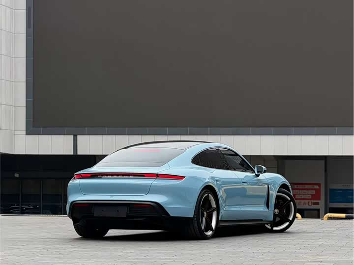 Porsche Taycan, 2022 — фото 3 из 9