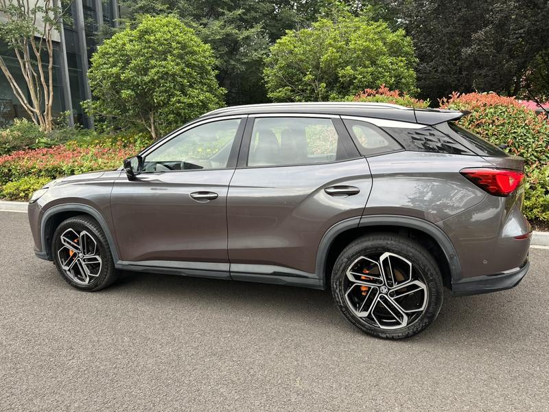 MG Motor One, 2022 — фото 3 из 9