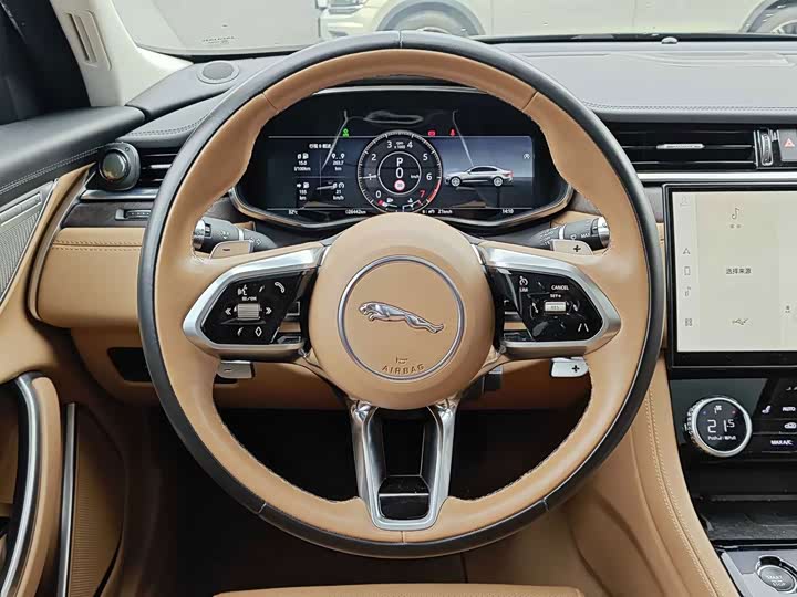Jaguar XF L, 2022 — фото 8 из 9