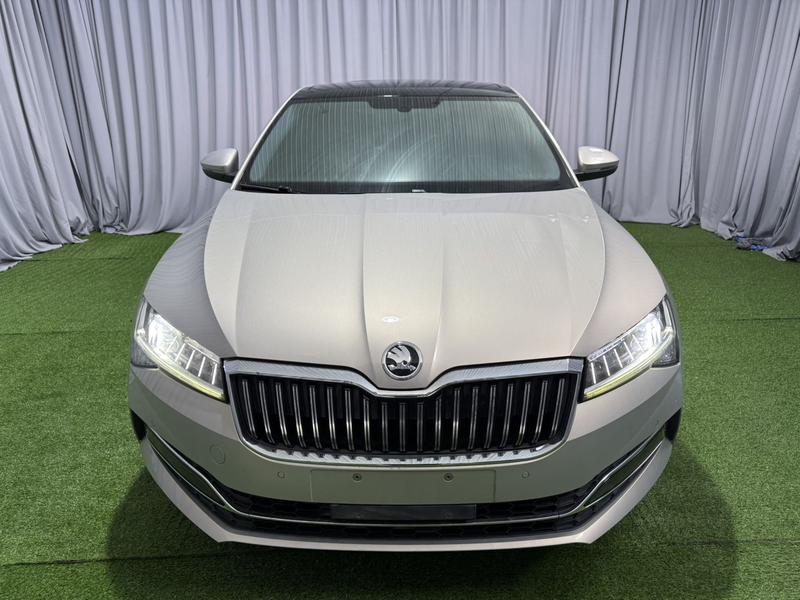 Skoda Superb, 2022 — фото 2 из 12