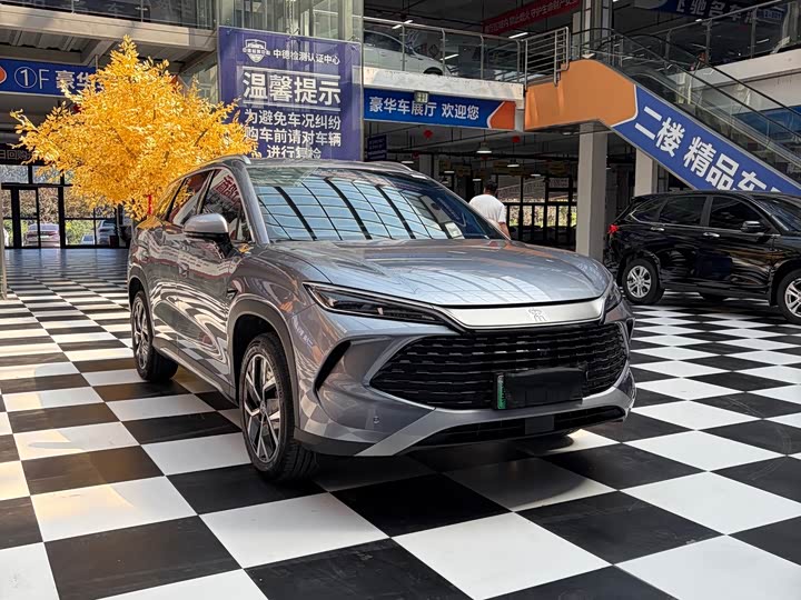 BYD Song L DM-i Hybrid, 2026 — фото 3 из 9