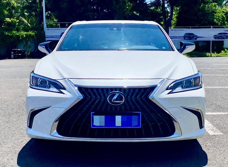 Lexus ES, 2023 — фото 2 из 10
