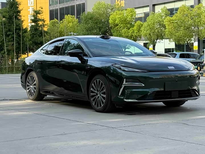 Geely Galaxy Starshine 8 EM-i, 2025 — фото 3 из 9