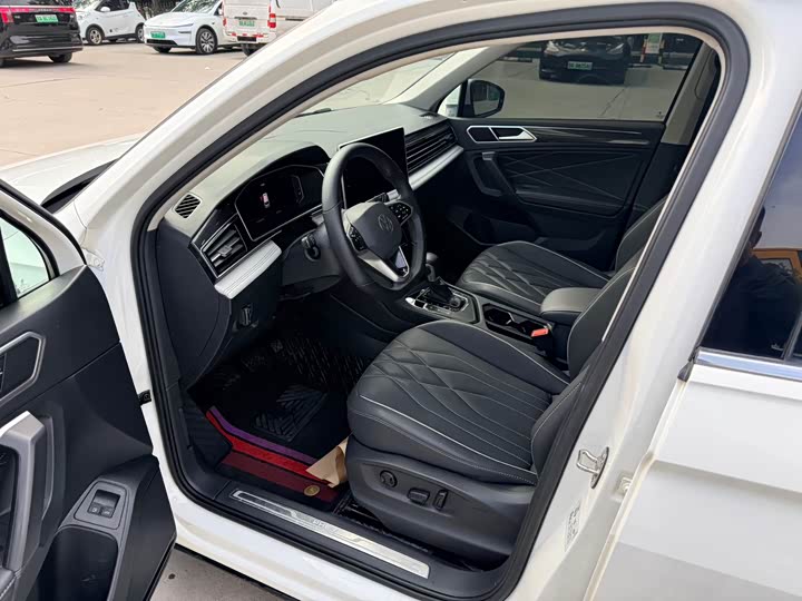 Volkswagen Tiguan L Hybrid, 2021 — фото 7 из 12