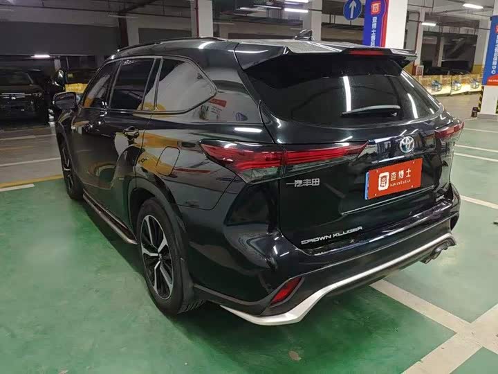 Toyota Crown Kluger, 2023 — фото 7 из 9