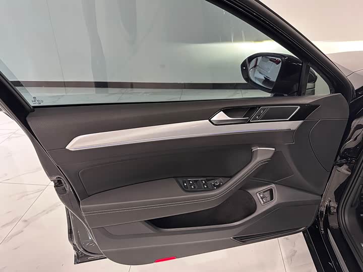 Volkswagen Magotan GTE Hybrid, 2023 — фото 4 из 9