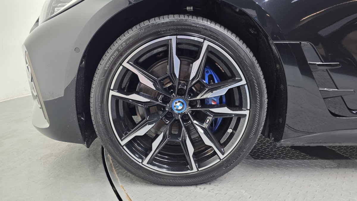 BMW i4, 2023 — фото 5 из 12