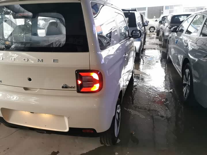 Geely Galaxy Panda Mini, 2026 — фото 8 из 9