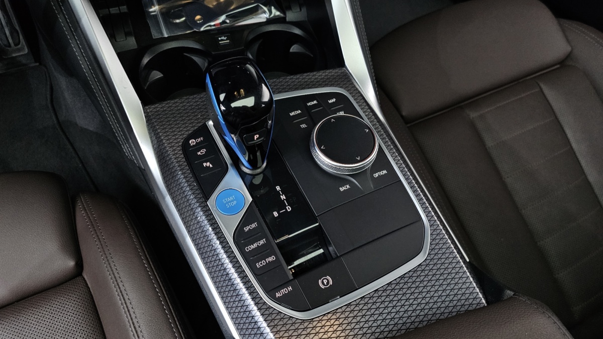 BMW i4, 2022 — фото 9 из 12