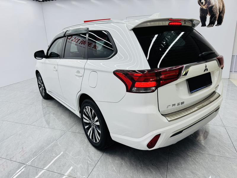 Mitsubishi Outlander, 2021 — фото 4 из 12