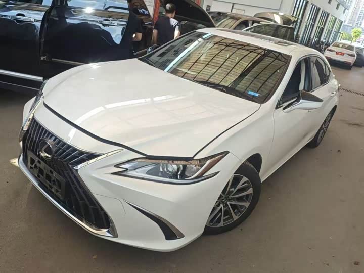 Lexus ES, 2023 — купить в Санкт-Петербурге под ключ