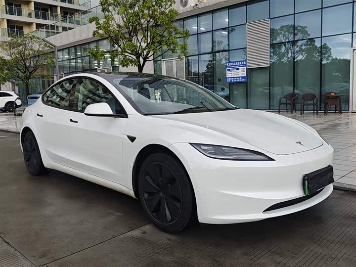 Tesla Model 3, 2024 — фото 2 из 9
