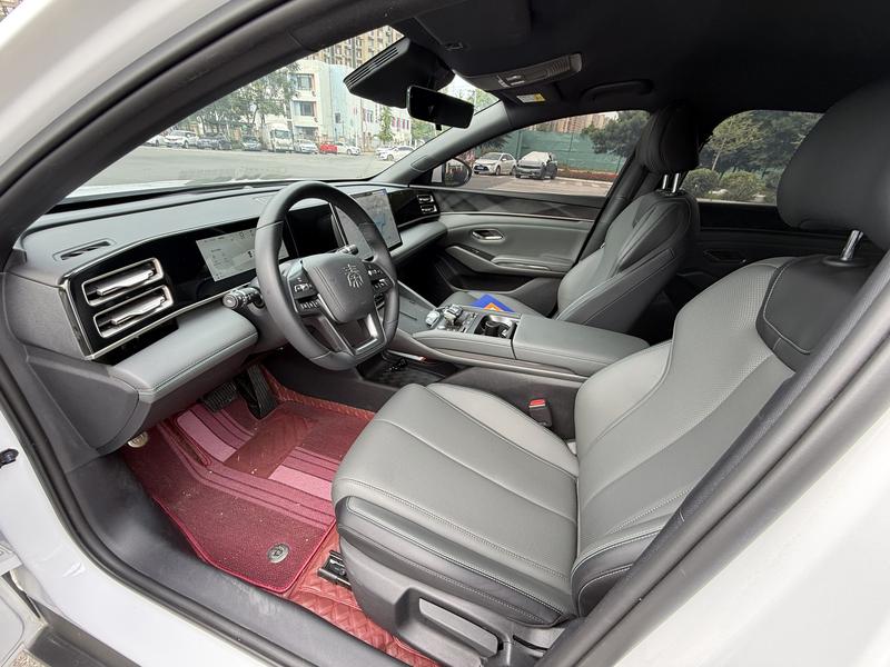BYD Qin L, 2025 — фото 8 из 10