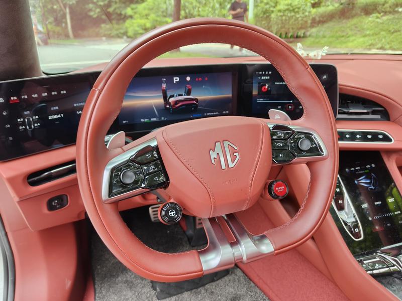 MG Motor Cyberster, 2024 — фото 7 из 10