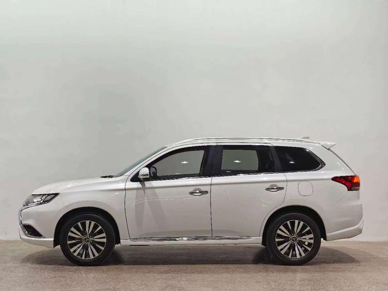Mitsubishi Outlander, 2022 — фото 3 из 12