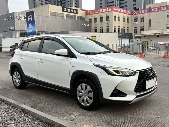Toyota Yaris L Hatchback, 2022 — фото 3 из 9