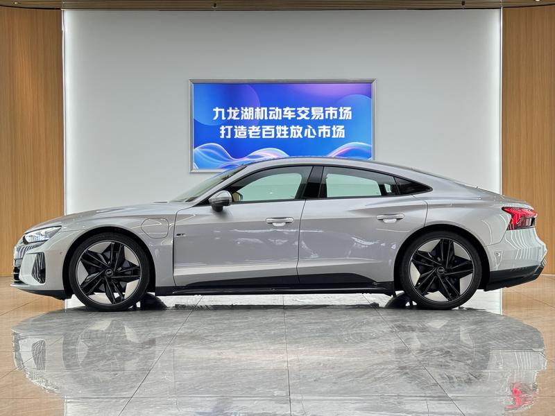 Audi e-tron GT, 2024 — фото 3 из 12