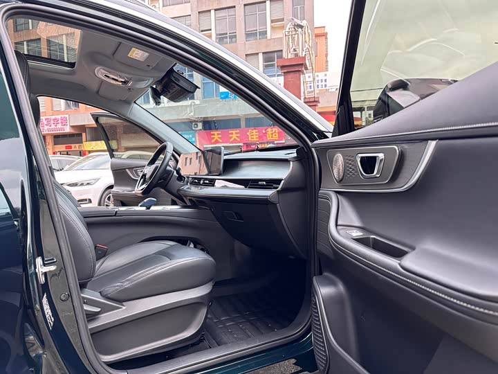 Chery Tiggo 8 Pro Hybrid, 2023 — фото 8 из 9