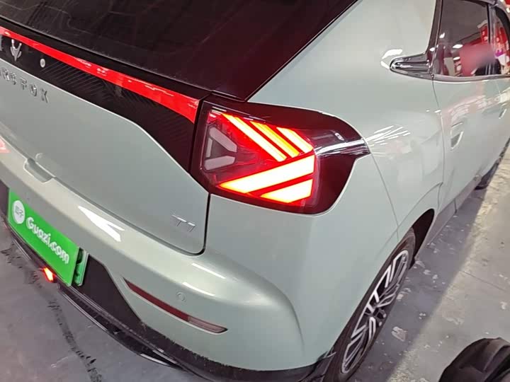BAIC Arcfox T1, 2025 — фото 8 из 9
