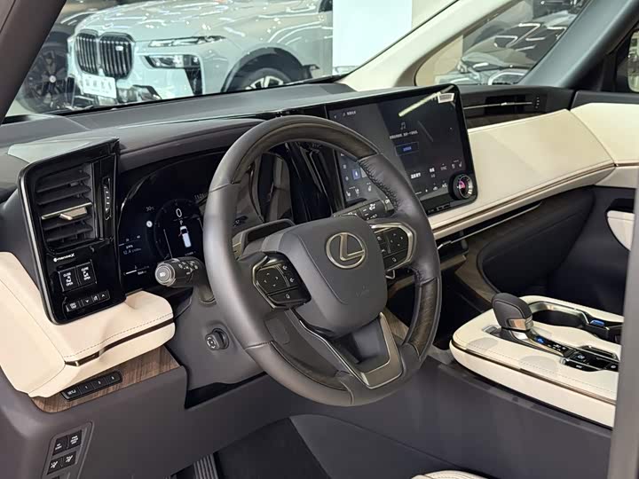 Lexus LM, 2025 — фото 9 из 9