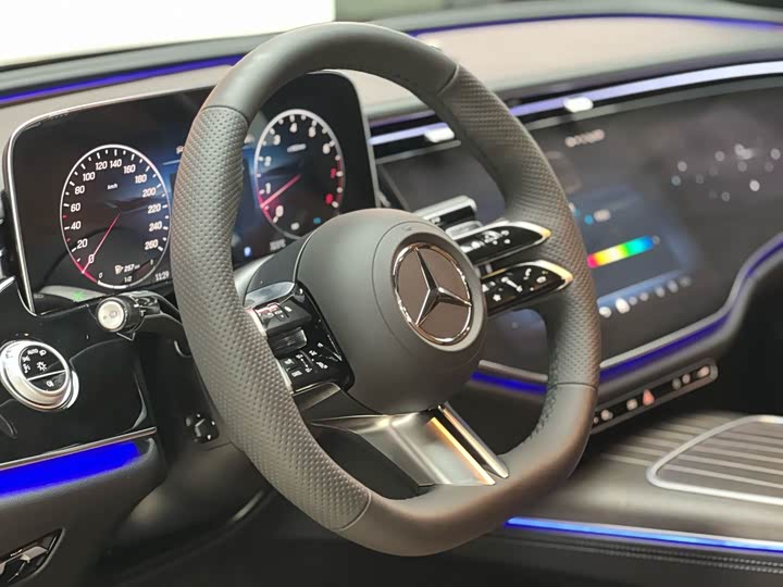Mercedes-Benz E-Class, 2026 — фото 7 из 9