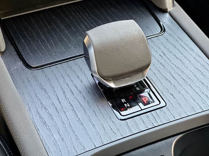 Land Rover Discovery Sport Hybrid, 2024 — фото 10 из 12