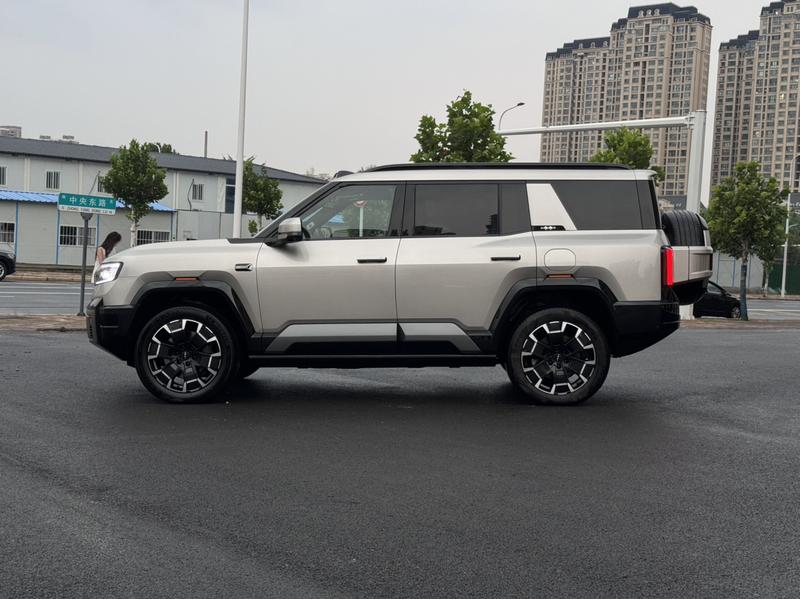 BYD FangChengBao Leopard 8, 2026 — фото 4 из 12